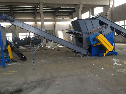 คุณภาพ  380V 22kw Industrial Single Shaft Shredder Machine โรงงาน