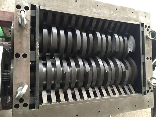 22 * 2kw 20rpm เครื่องทำลายขยะแบบเพลาคู่
