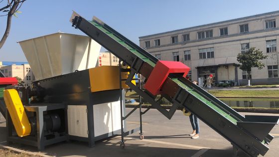 เครื่องหั่นถุงผ้าไฟฟ้า 45kw 700kg / H ฟิล์ม PE PP