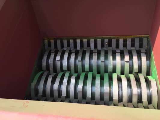 38 ใบมีด 18.5kw เครื่องทำลายถังพลาสติก, เครื่องหั่นเพลาคู่เสียงรบกวนต่ำ